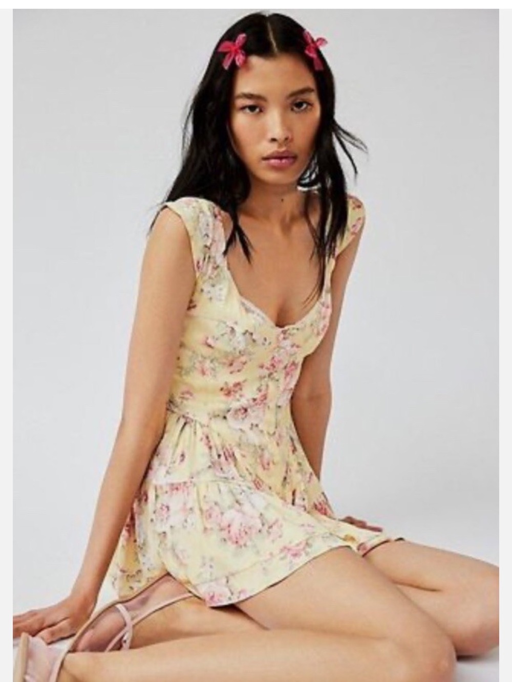 Vanessa Mooney The Elisabeth Romper - Floral Flowy Yellow Summer Mini  size L